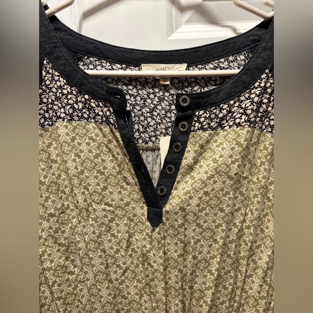 Floral Shift Dress - Picture 7 of 7